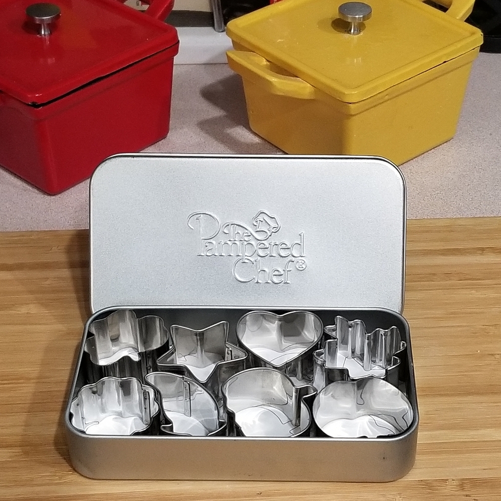Pampered Chef Creative Cookie Cutters Miniature Set 8 Festive‎ Shapes Metal Tin